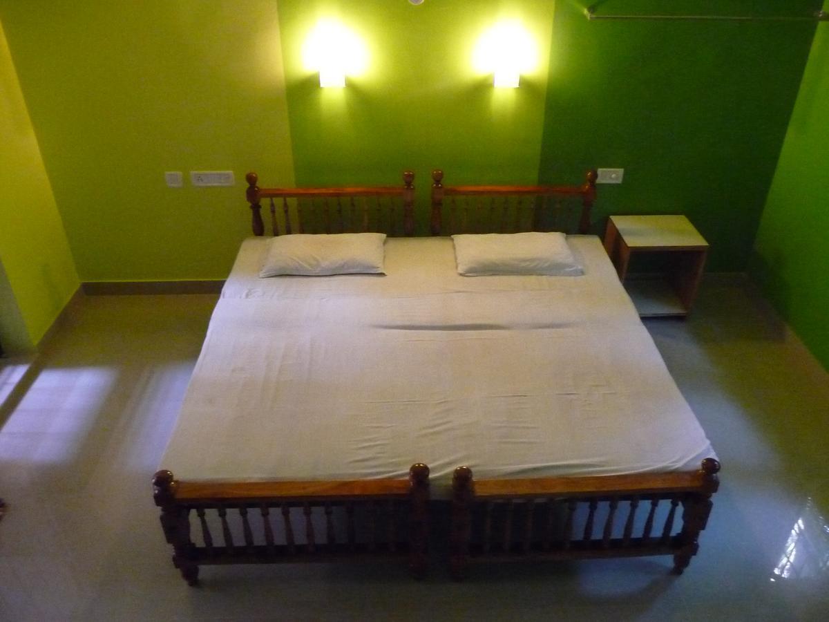 Hotel Peacock Ковалам Экстерьер фото