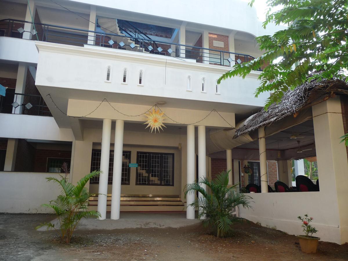 Hotel Peacock Ковалам Экстерьер фото