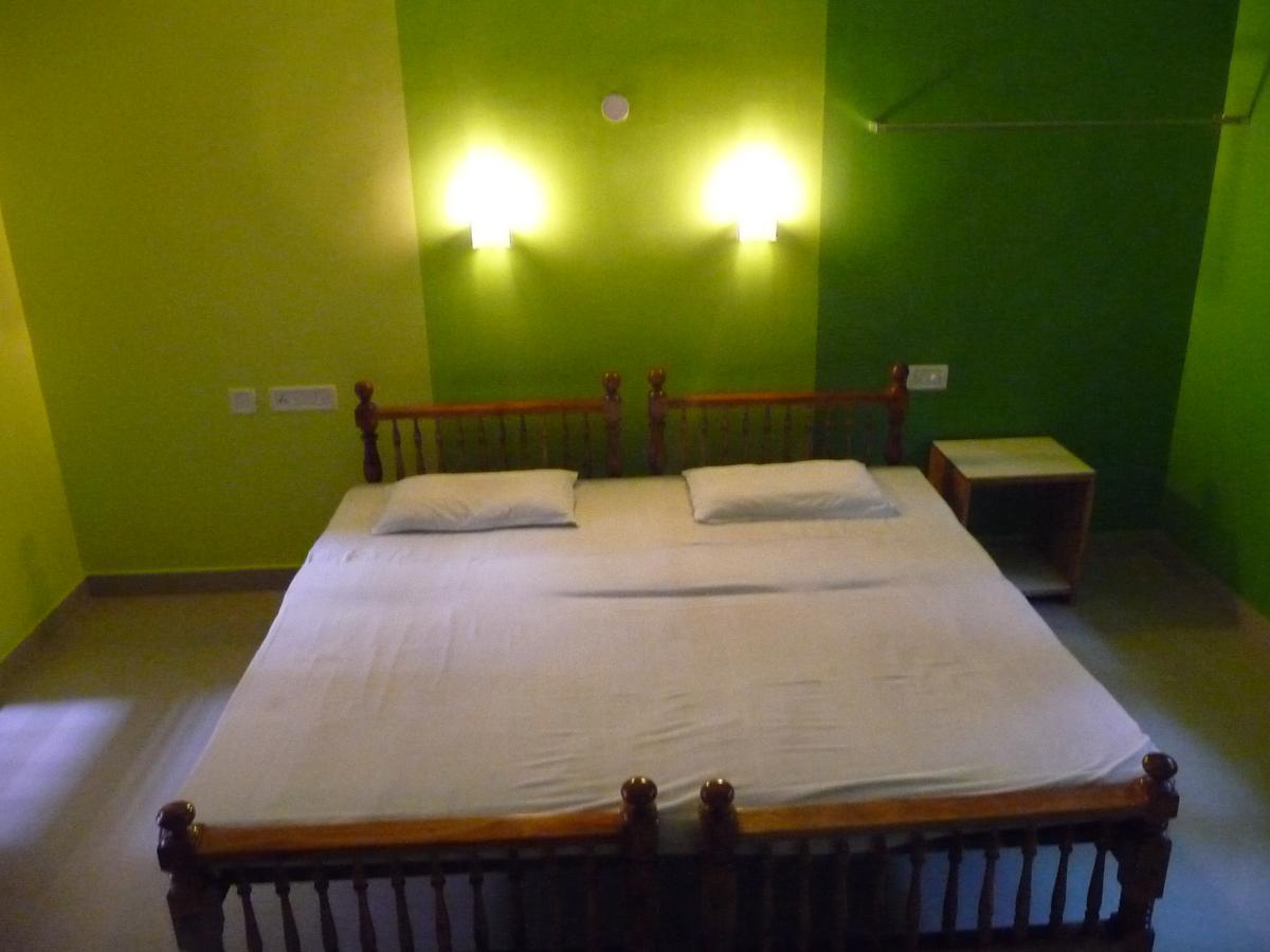 Hotel Peacock Ковалам Экстерьер фото