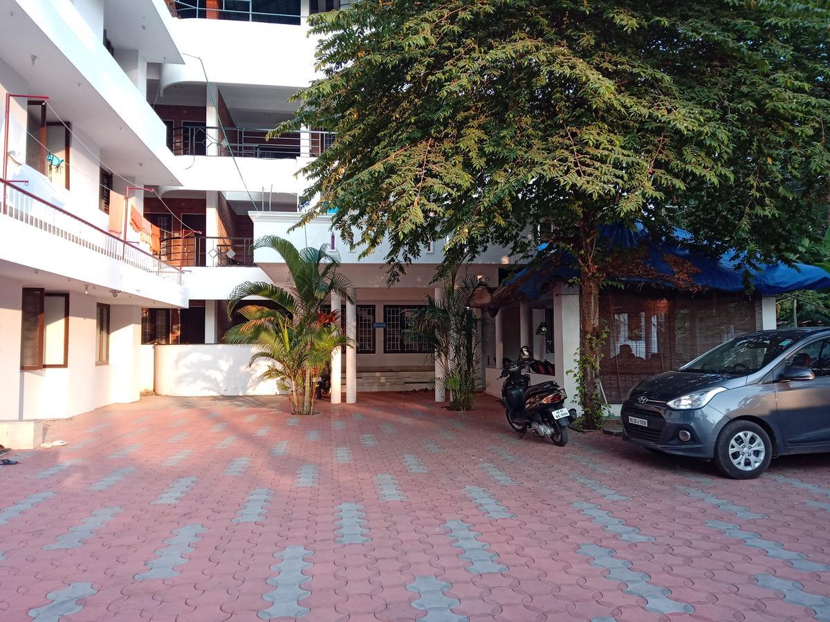Hotel Peacock Ковалам Экстерьер фото